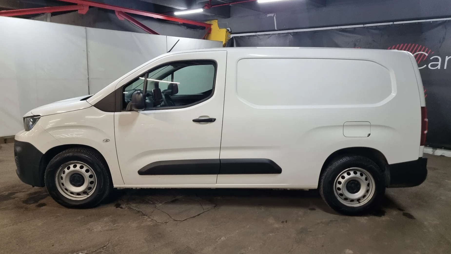 Peugeot Partner photo